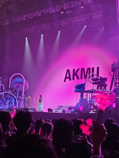 AKMU