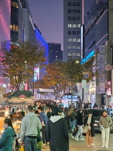 明洞の通り