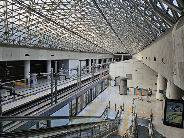 A'REXのホームから