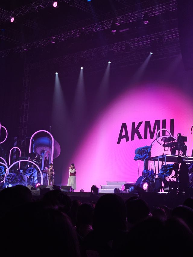 AKMU