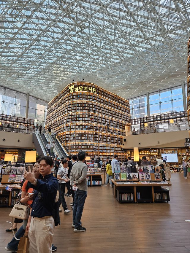 ピョルマダン図書館